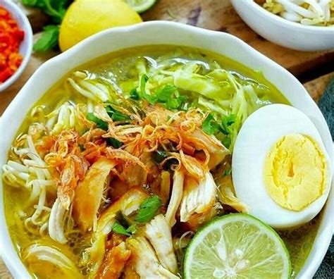  Soto Ayam Madura: Indulge Your Taste Buds in This Savory and Spicy Chicken Soup Adventure From Flores!