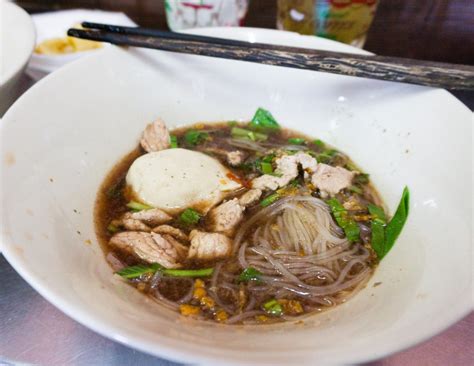  ก๋วยเตี๋ยวหลี่  ซุปเข้มข้นรสชาติกลมกล่อมผสานกับเส้นเหนียวนุ่ม