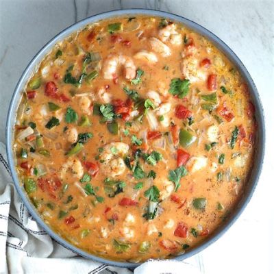  Moqueca de Camarão: A Symphony of Savory Seafood and Creamy Coconut Milk!