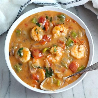  Moqueca de Camarão: Spicy Seafood Stew Overflowing with Flavorful Coconut Milk Broth!